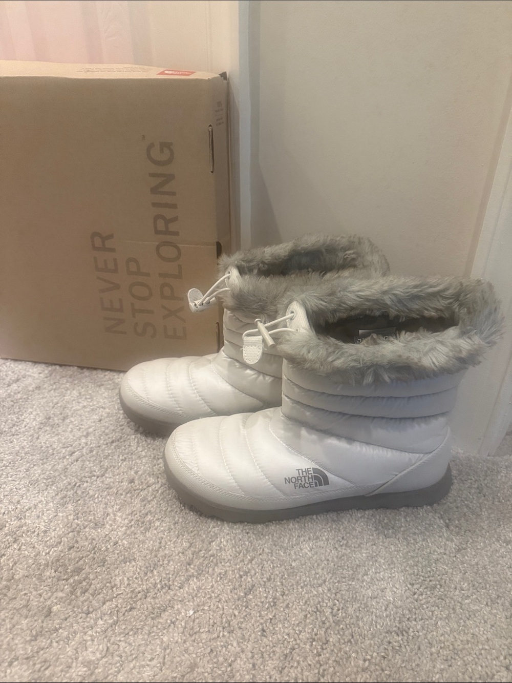 The North Face Women's White Faux-Fur Winter Ankle Boots